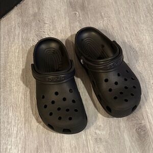 🖤Black Crocs•Woman’s Size:9🖤